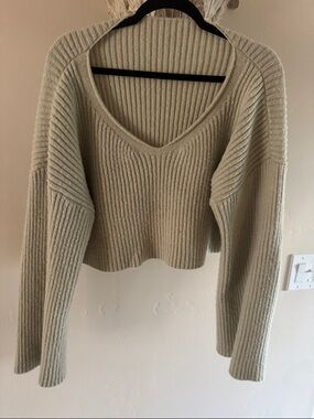 V-Neck Ribbed Crop Sweater in Light Beige